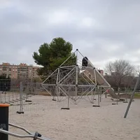 Calisthenics Park at Carrer de Vicent Miguel Carceller (Periodista), València - thumbnail 5